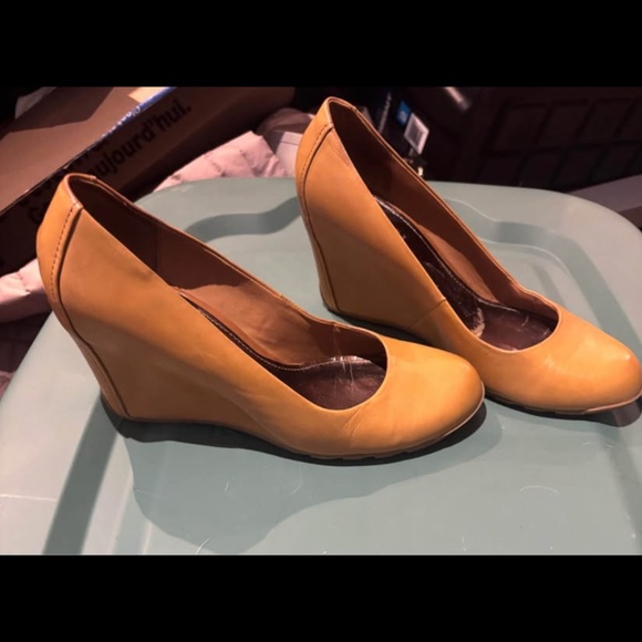 Kenneth Cole Reaction, “Did U Tell” wedge - Picture 3 of 4